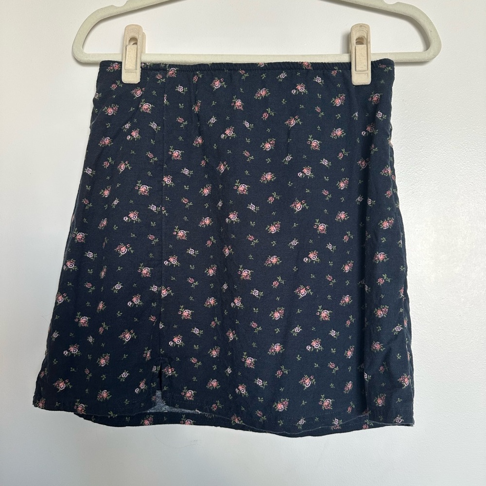 American Eagle floral mini skirt size S